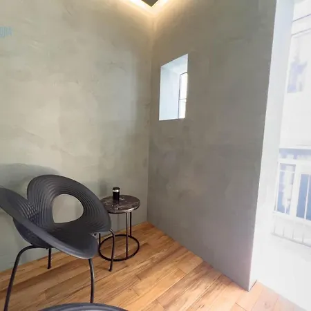 San Nicolo 14 Tirabora Short Rent Triëst