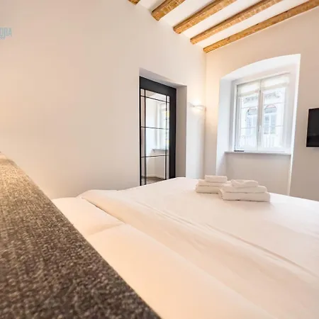 San Nicolo 14 Tirabora Short Rent Apartman