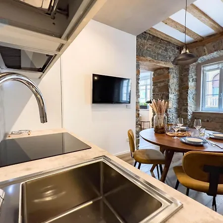 San Nicolo 14 Tirabora Short Rent Terst