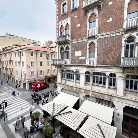 Apartman San Nicolo 14 Tirabora Short Rent