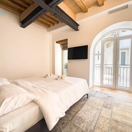 San Nicolo 14 Tirabora Short Rent Lejlighed *