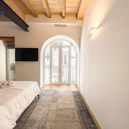 San Nicolo 14 Tirabora Short Rent