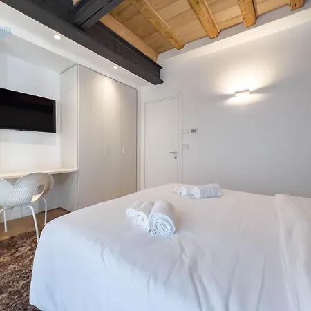 San Nicolo 14 Tirabora Short Rent Apartman *