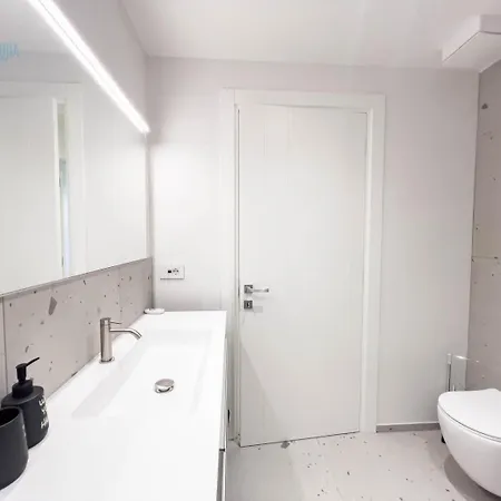 Apartman San Nicolo 14 Tirabora Short Rent