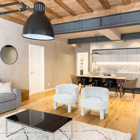 San Nicolo 14 Tirabora Short Rent Apartment