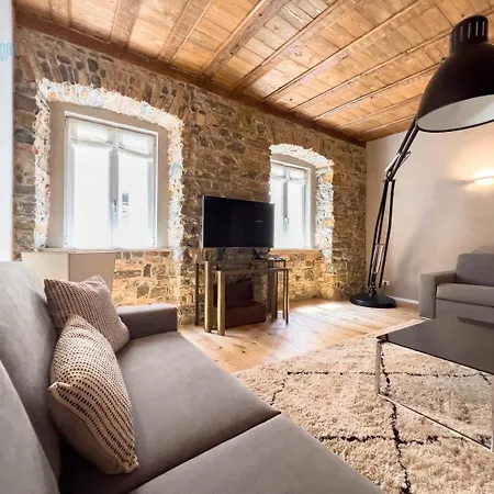 San Nicolo 14 Tirabora Short Rent Apartmán *